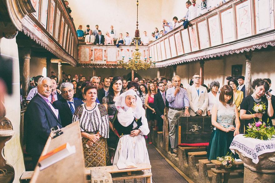 Amazing Pictures From A Romanian Traditional Wedding Amazing Pictures From A Romanian Traditional Wedding