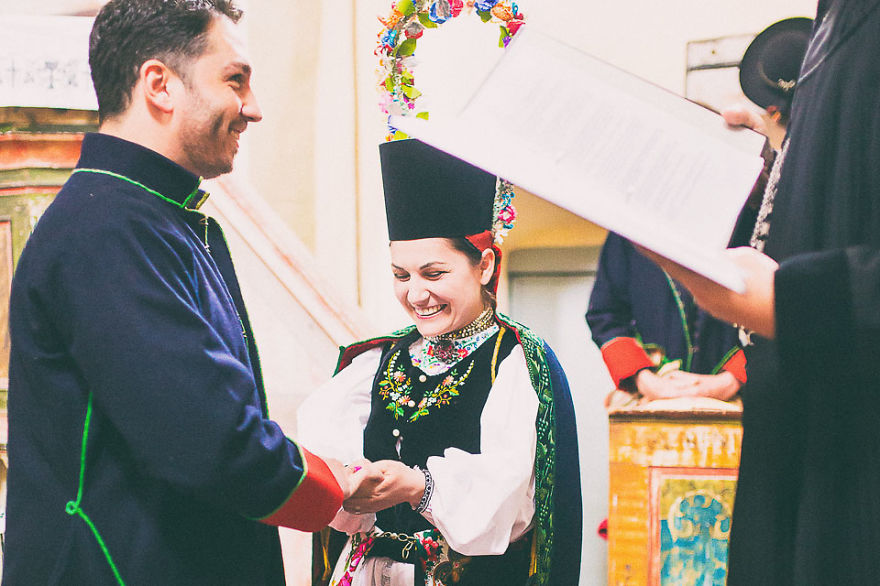 Amazing Pictures From A Romanian Traditional Wedding