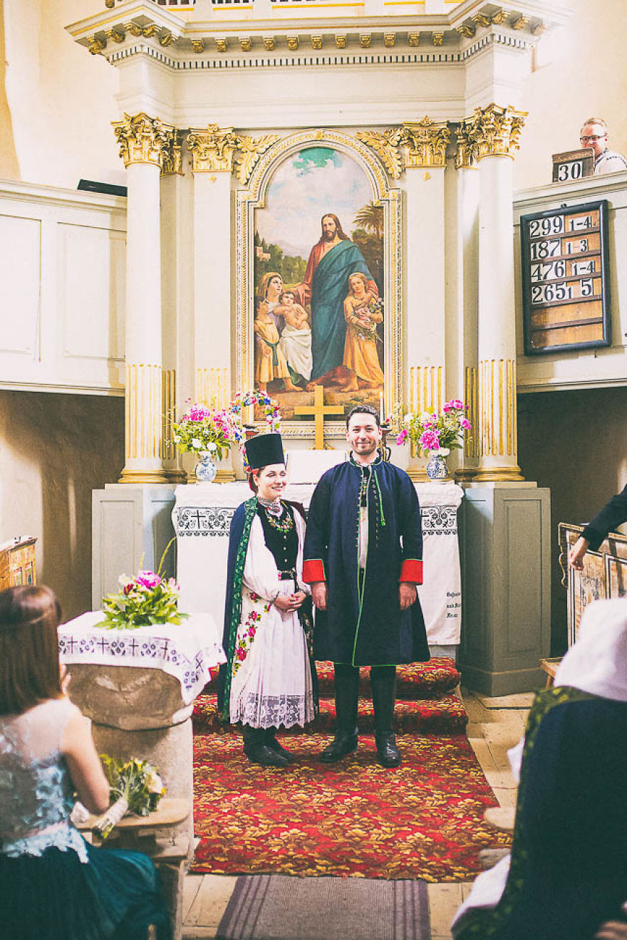 Amazing Pictures From A Romanian Traditional Wedding