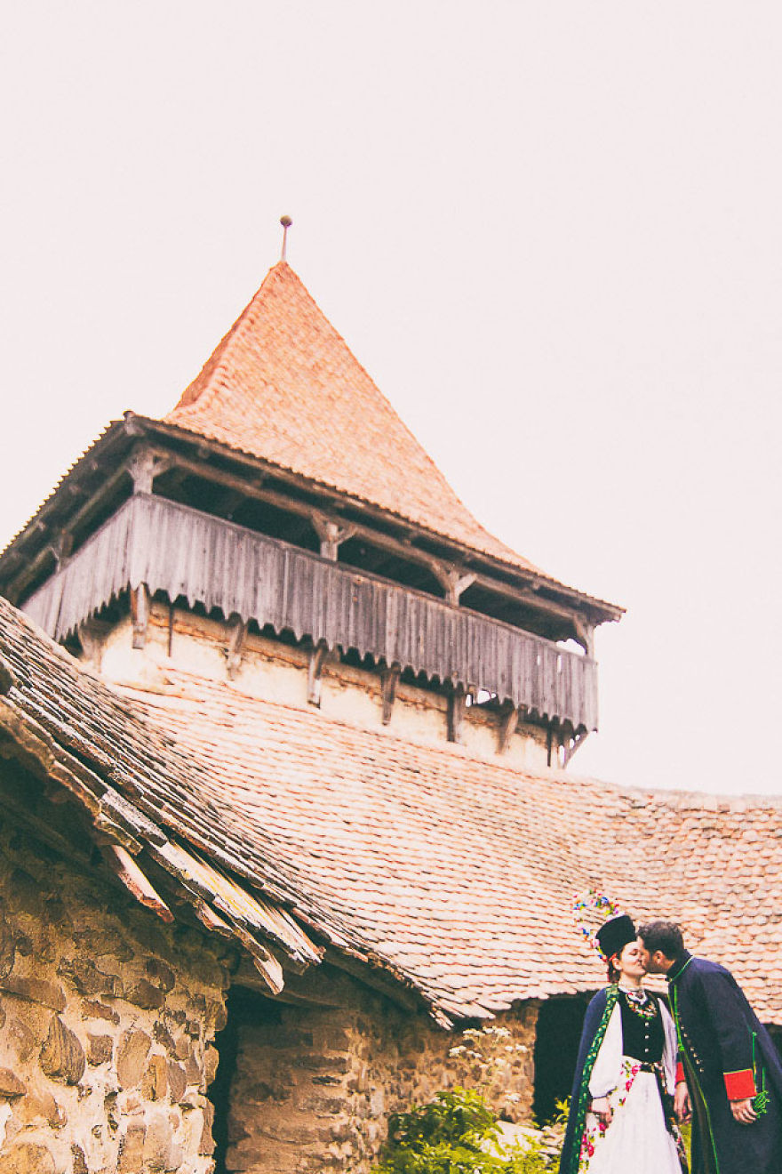 Amazing Pictures From A Romanian Traditional Wedding