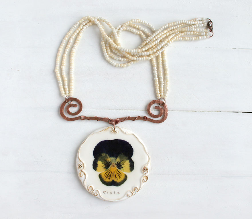 I Create Nature And Nostalgia Inspired Jewelry With Real Pressed Flowers I Create Nature And Nostalgia Inspired Jewelry With Real Pressed Flowers