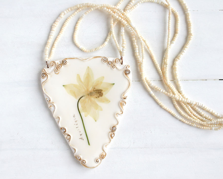 I Create Nature And Nostalgia Inspired Jewelry With Real Pressed Flowers I Create Nature And Nostalgia Inspired Jewelry With Real Pressed Flowers