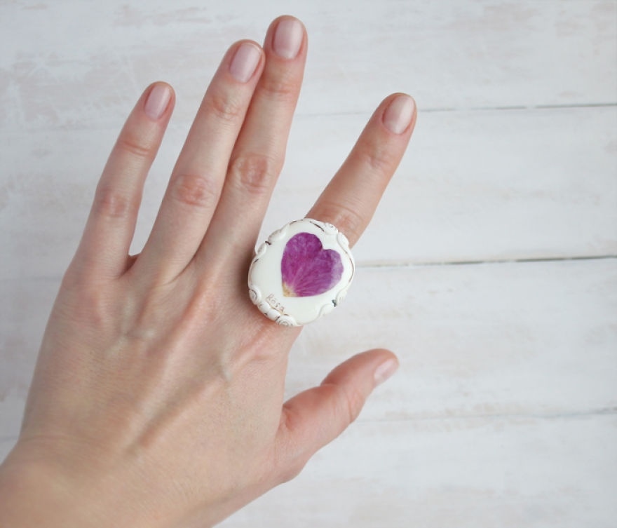 I Create Nature And Nostalgia Inspired Jewelry With Real Pressed Flowers I Create Nature And Nostalgia Inspired Jewelry With Real Pressed Flowers