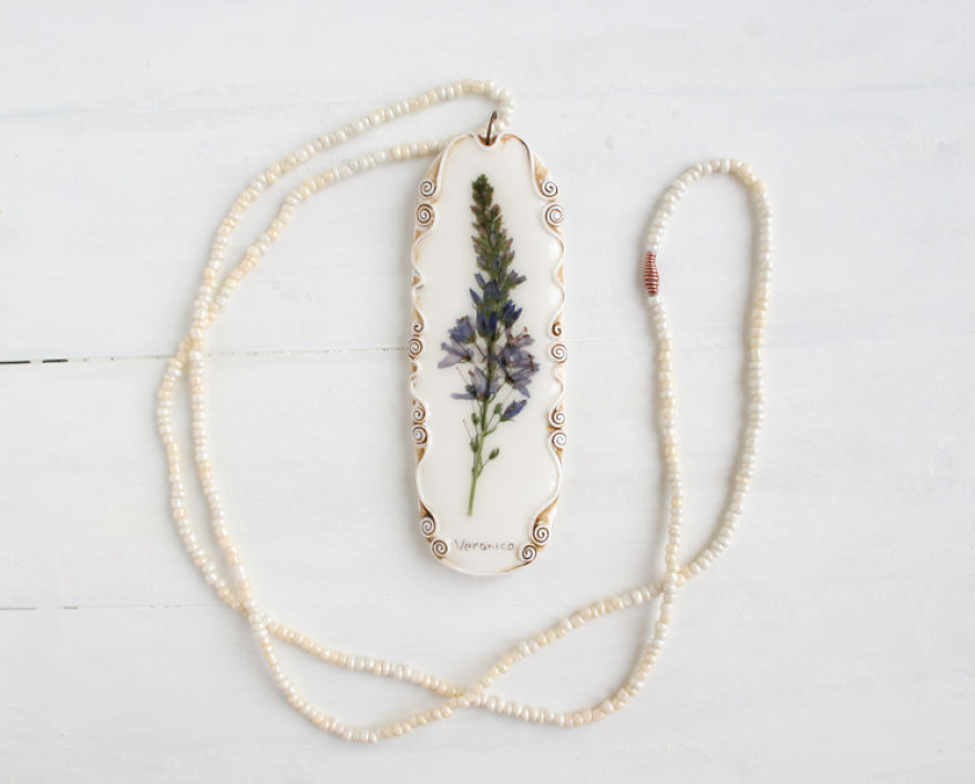 I Create Nature And Nostalgia Inspired Jewelry With Real Pressed Flowers I Create Nature And Nostalgia Inspired Jewelry With Real Pressed Flowers