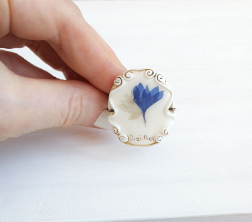 I Create Nature And Nostalgia Inspired Jewelry With Real Pressed Flowers I Create Nature And Nostalgia Inspired Jewelry With Real Pressed Flowers