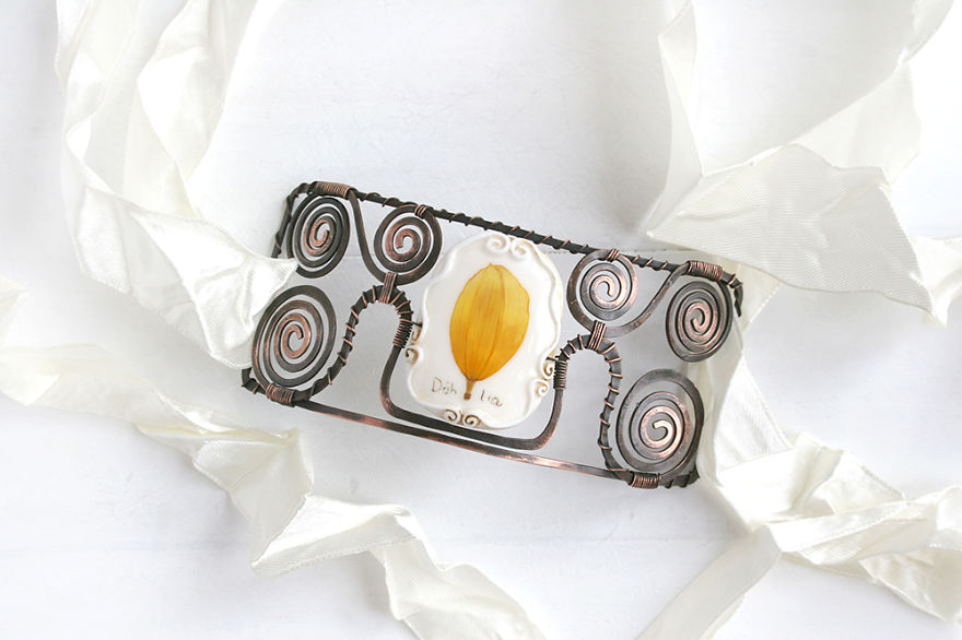 I Create Nature And Nostalgia Inspired Jewelry With Real Pressed Flowers I Create Nature And Nostalgia Inspired Jewelry With Real Pressed Flowers