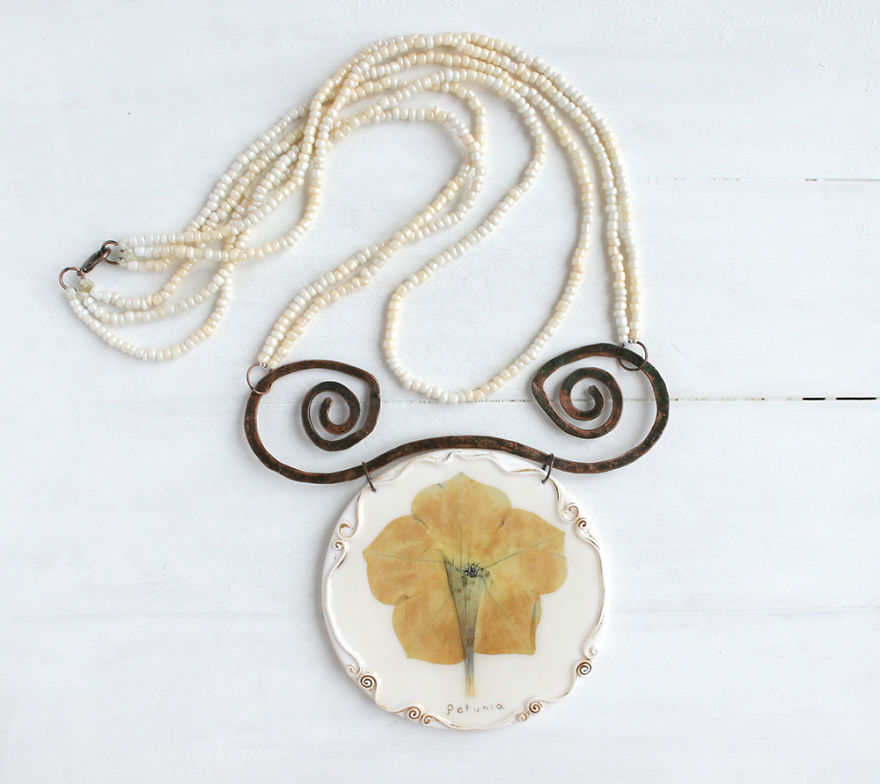 I Create Nature And Nostalgia Inspired Jewelry With Real Pressed Flowers I Create Nature And Nostalgia Inspired Jewelry With Real Pressed Flowers
