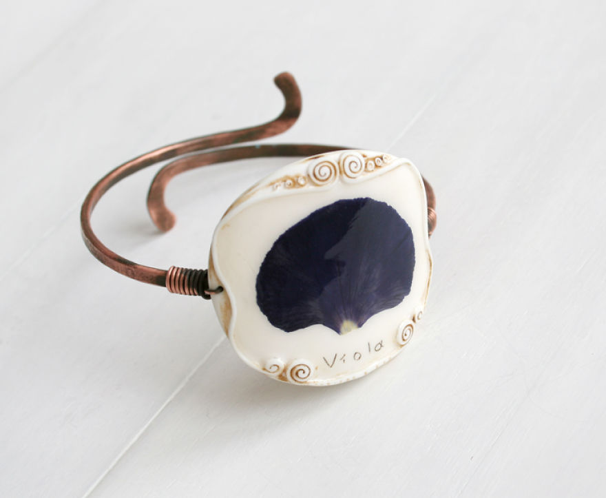 I Create Nature And Nostalgia Inspired Jewelry With Real Pressed Flowers I Create Nature And Nostalgia Inspired Jewelry With Real Pressed Flowers