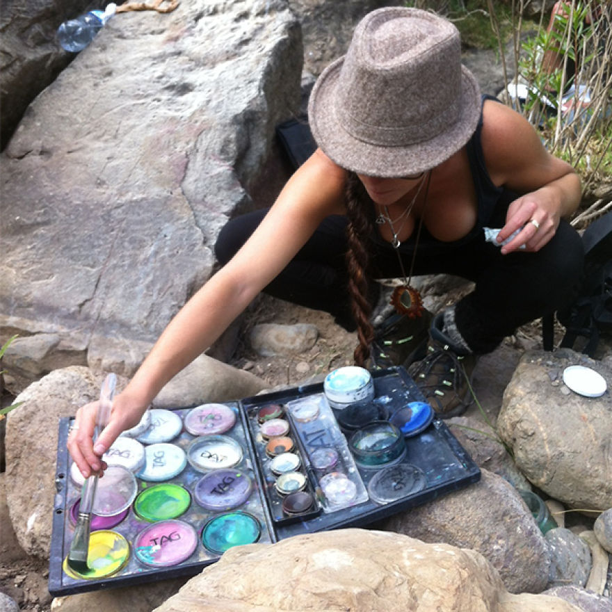 I Paint People Into The World