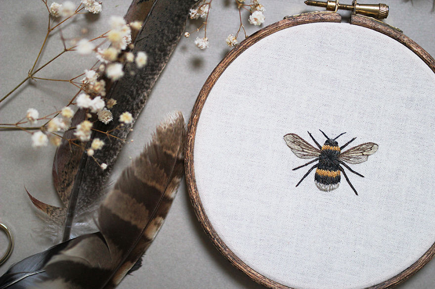 I Transform Pets Into Hand-Embroidered Portraits