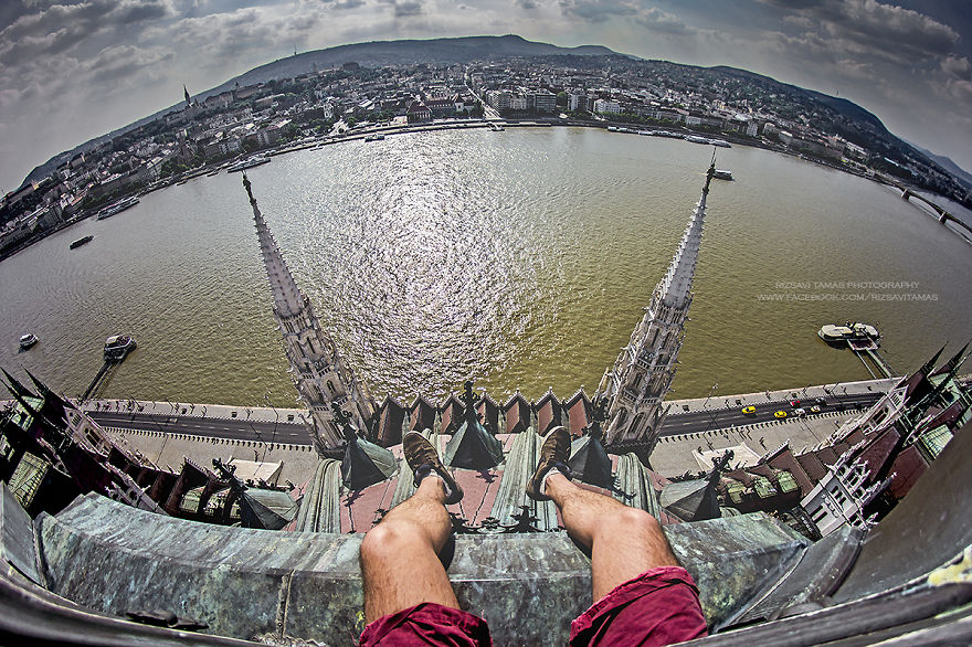 I Risk My Life To Photograph My Hometown Budapest From The Best Angle