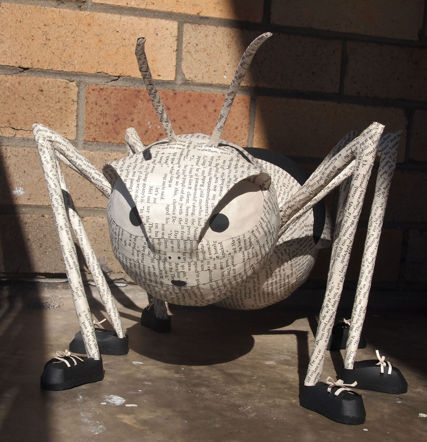 I Cut Old Books Into Hundreds Of Strips, Scales, And Curls, And Turn Them Into Animal Sculptures I Cut Old Books Into Hundreds Of Strips, Scales, And Curls, And Turn Them Into Animal Sculptures