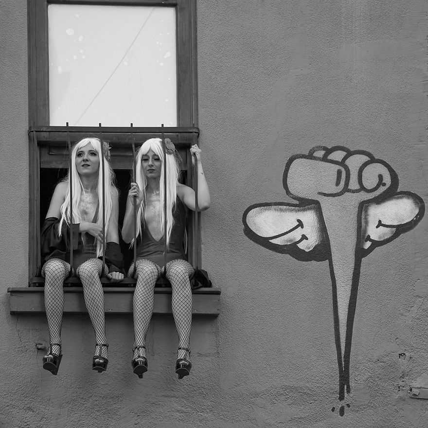 I Photograph The Constantly Changing Street Life Of Istanbul