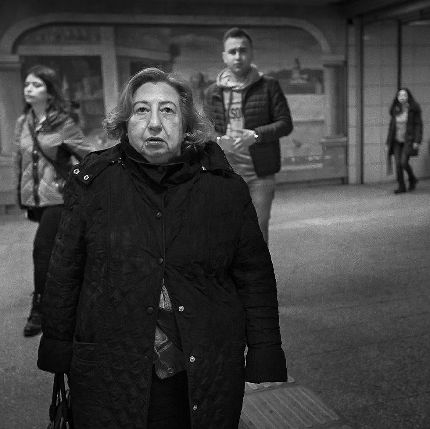 I Photograph The Constantly Changing Street Life Of Istanbul