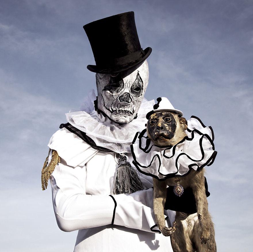 Post-Mortem Fairy Tales Featuring Dead Animals As Fantasy Characters (part 4) Post-Mortem Fairy Tales Featuring Dead Animals As Fantasy Characters (part 4)