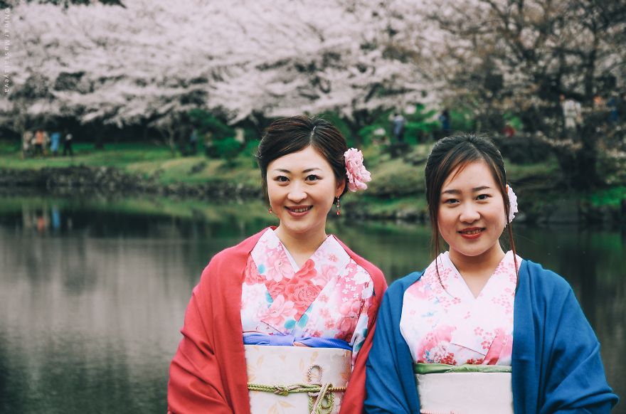 I Was Lucky To Capture The People Of Tokyo In The Boom Of Cherry Trees Blossoming I Was Lucky To Capture The People Of Tokyo In The Boom Of Cherry Trees Blossoming