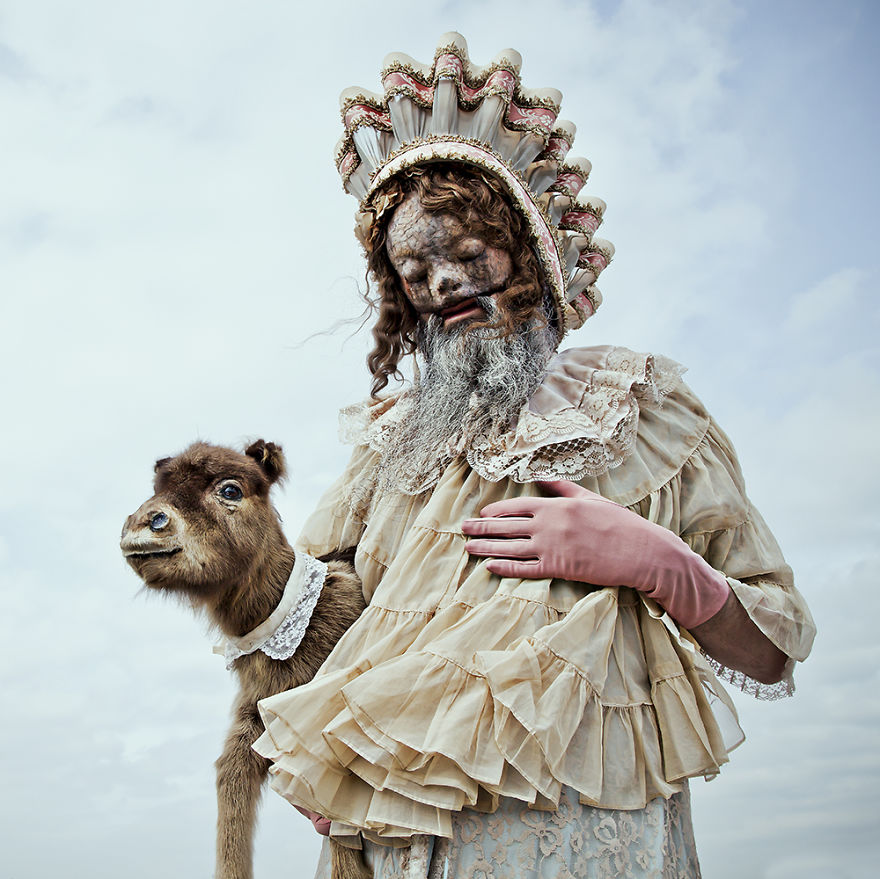 Post-Mortem Fairy Tales Featuring Dead Animals As Fantasy Characters (part 4)