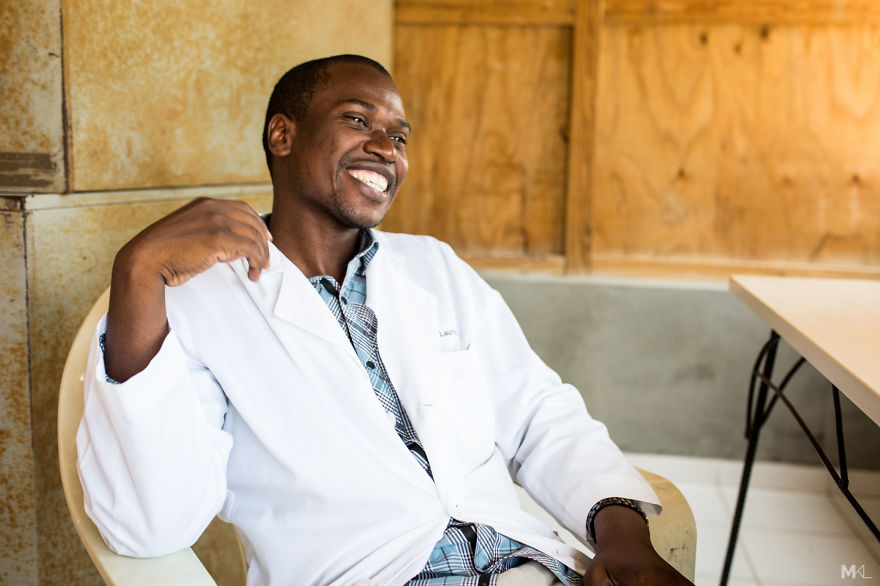 I Photographed What It&rsquo;s Like To Be Born, Live, And Grow Old In Haiti