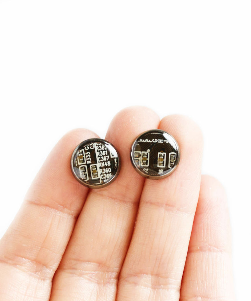 We Turn Old Computer Circuit Boards Into Modern Jewelry We Turn Old Computer Circuit Boards Into Modern Jewelry
