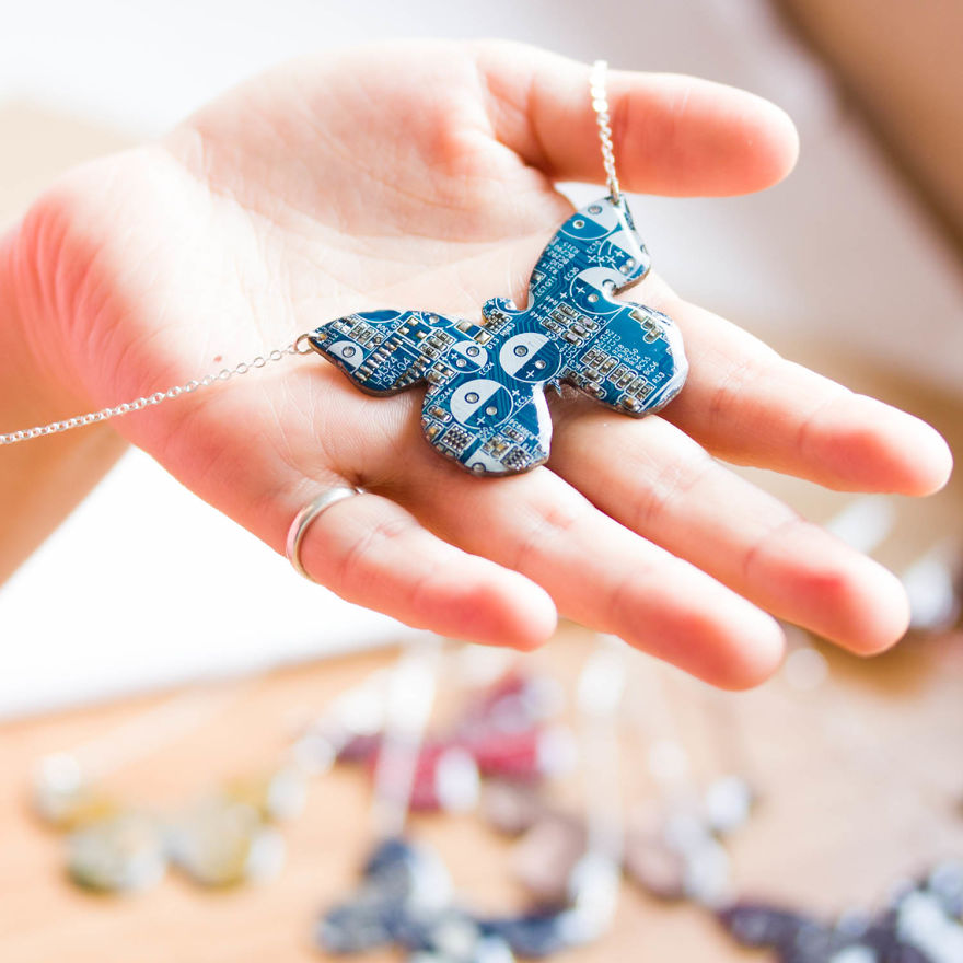 We Turn Old Computer Circuit Boards Into Modern Jewelry We Turn Old Computer Circuit Boards Into Modern Jewelry