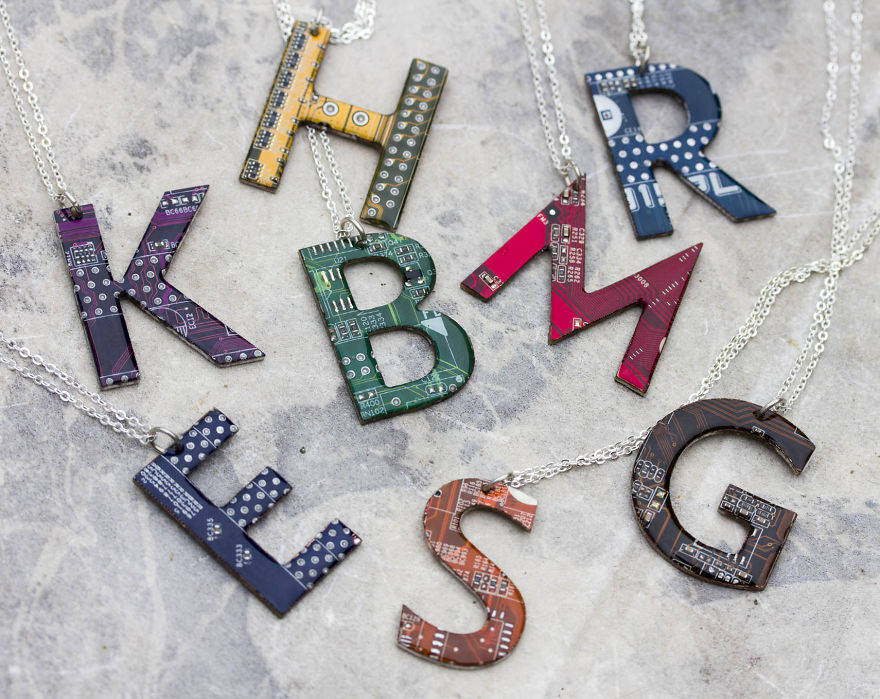 We Turn Old Computer Circuit Boards Into Modern Jewelry We Turn Old Computer Circuit Boards Into Modern Jewelry