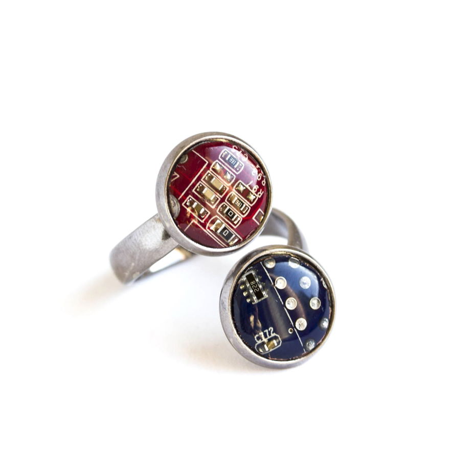 We Turn Old Computer Circuit Boards Into Modern Jewelry We Turn Old Computer Circuit Boards Into Modern Jewelry