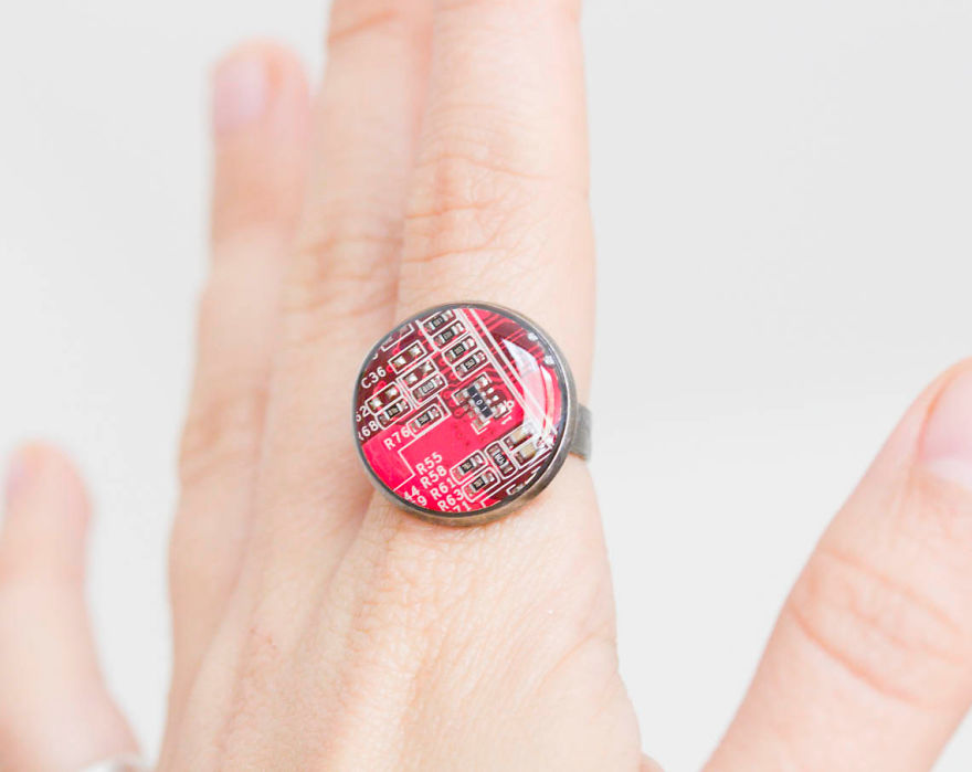 We Turn Old Computer Circuit Boards Into Modern Jewelry We Turn Old Computer Circuit Boards Into Modern Jewelry