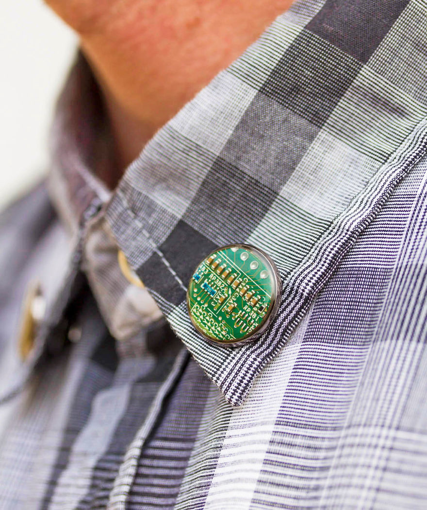 We Turn Old Computer Circuit Boards Into Modern Jewelry We Turn Old Computer Circuit Boards Into Modern Jewelry