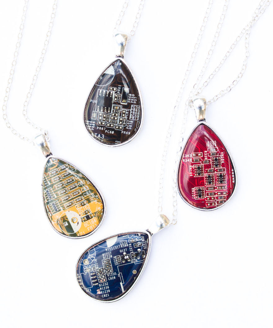 We Turn Old Computer Circuit Boards Into Modern Jewelry We Turn Old Computer Circuit Boards Into Modern Jewelry