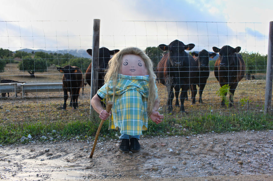 I Travel Around The World Taking Photos Of My Secret Friends I Travel Around The World Taking Photos Of My Secret Friends