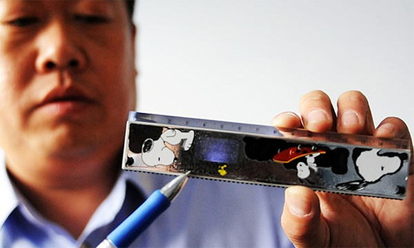 Hi-tech Cheating Gear: Lcd Screen In A Ruler