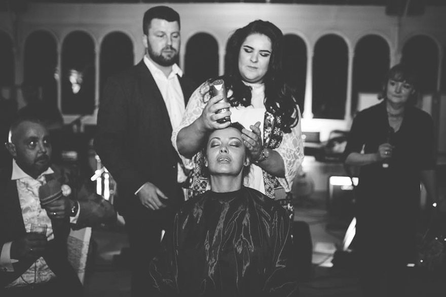 bride-shaves-hair-cancer-terminally-ill-husband-craig-joan-lyons-4 bride-shaves-hair-cancer-terminally-ill-husband-craig-joan-lyons-4