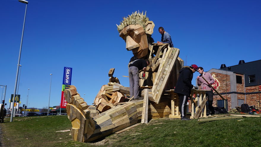 14-Year-Old Girl Saved My Sculpture After It Was Destroyed In A Storm