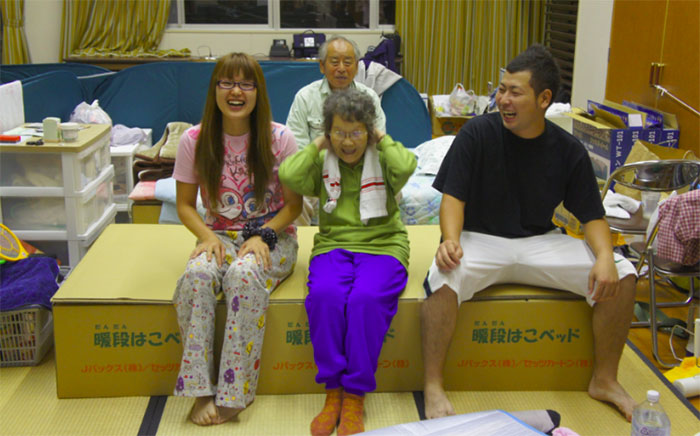 cardboard-box-bed-earthquake-japan-kumamoto-13
