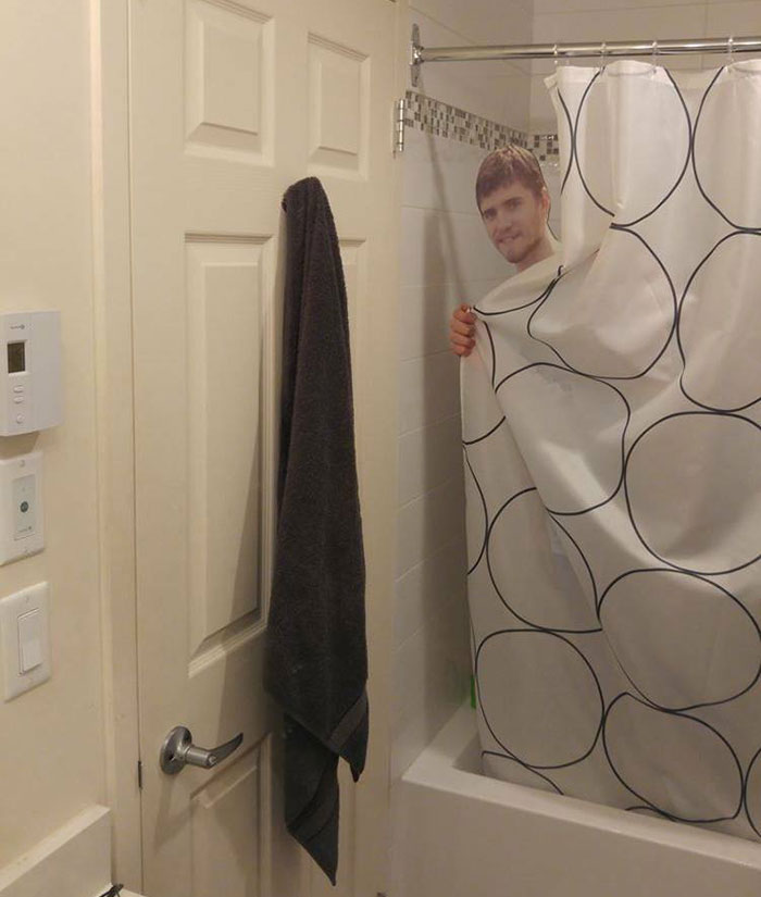 cardboard-cutout-friend-kevin-birthday-trip-funny-prank-19