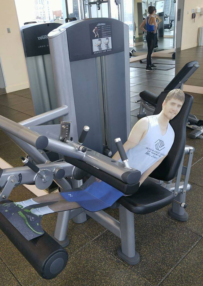 cardboard-cutout-friend-kevin-birthday-trip-funny-prank-24