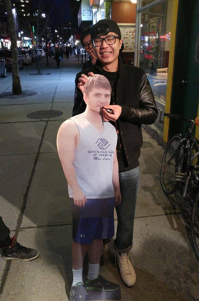 cardboard-cutout-friend-kevin-birthday-trip-funny-prank-7 cardboard-cutout-friend-kevin-birthday-trip-funny-prank-7