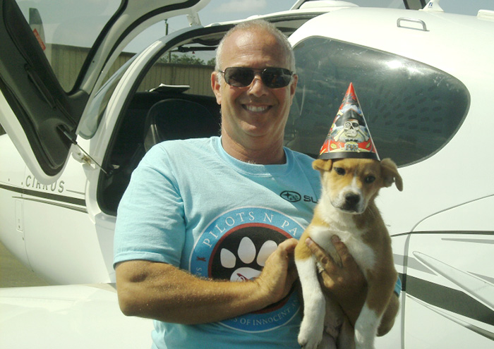 flying-animals-plane-jeff-bennett-pilots-n-paws-20 flying-animals-plane-jeff-bennett-pilots-n-paws-20