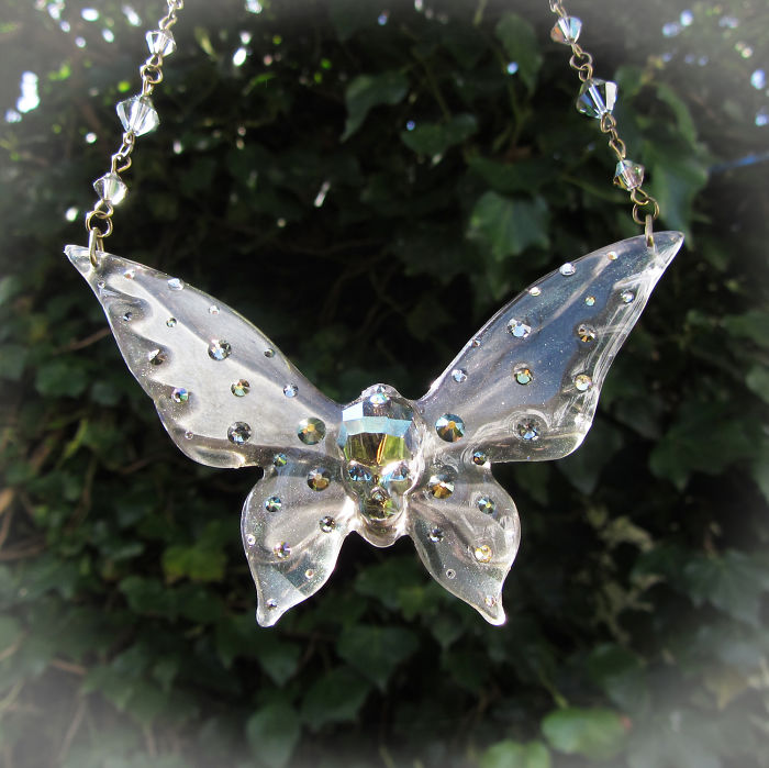 I Paint Miniature Scenes With Pins And Tiny Brushes In Resin.