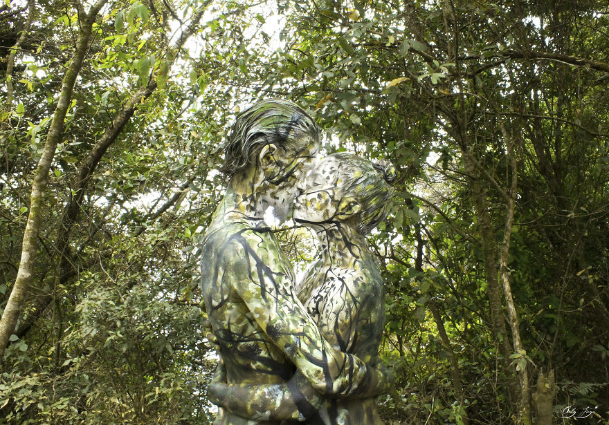 I Paint People Into The World