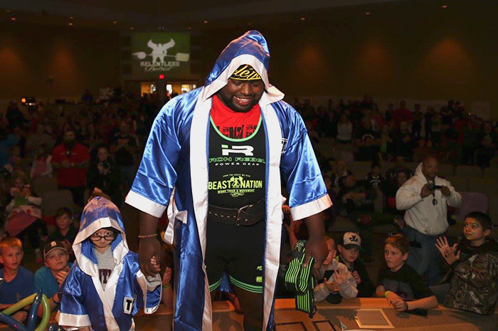 girl-rare-disease-progeria-powerlifter-friendship-lindsay-ratcliffe-david-douglas-20