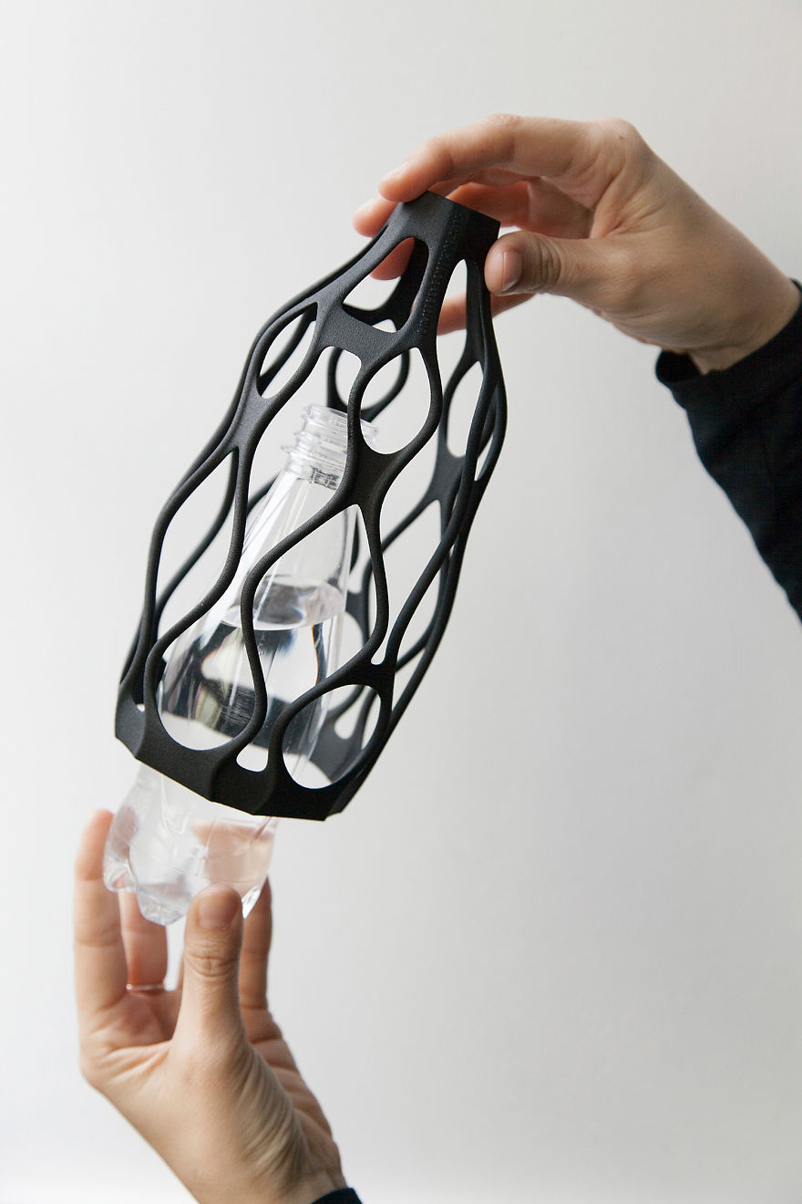 I 3D-Print Vases To Give Plastic Bottle A Second Life