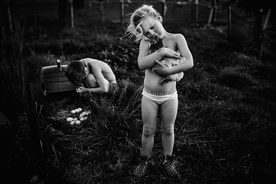 raw-childhood-without-electronic-devices-niki-boon-new-zealand-14 raw-childhood-without-electronic-devices-niki-boon-new-zealand-14