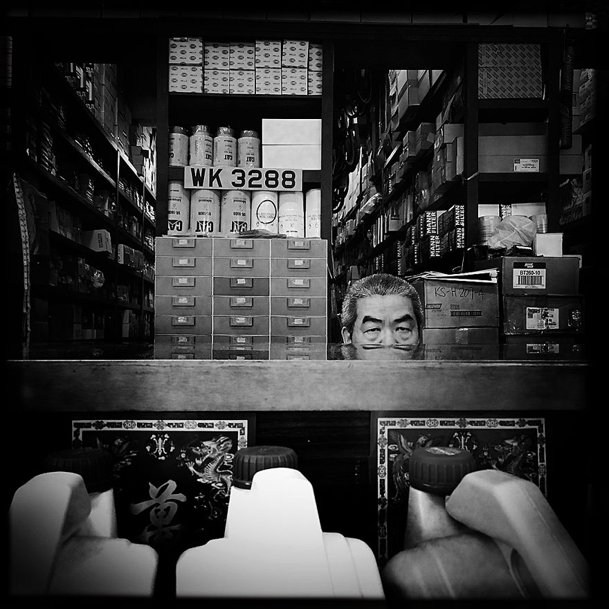 I Spent 120 Hours Documenting Hong Kong Street Life And These Are The Results I Spent 120 Hours Documenting Hong Kong Street Life And These Are The Results