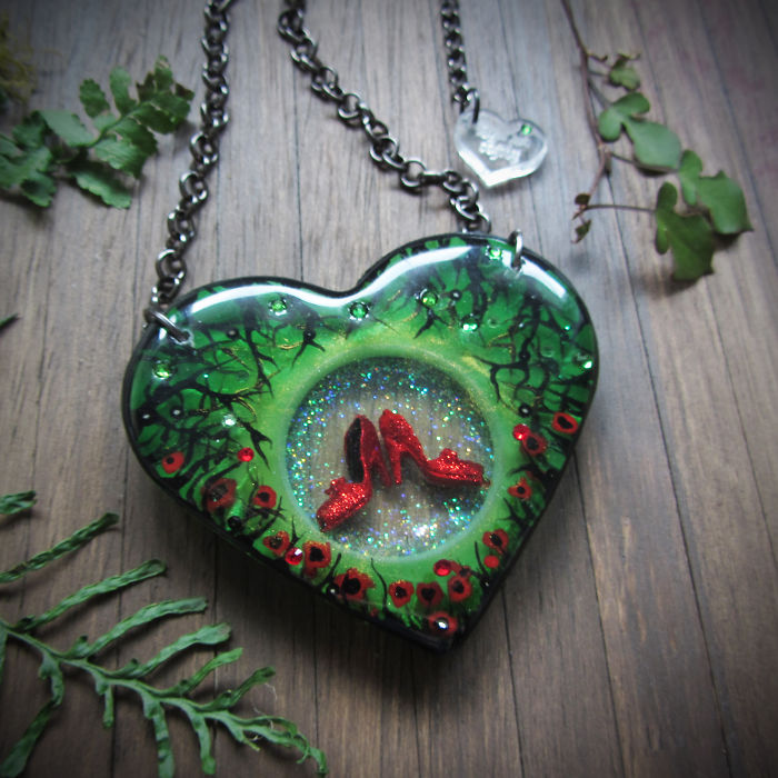 I Paint Miniature Scenes With Pins And Tiny Brushes In Resin.