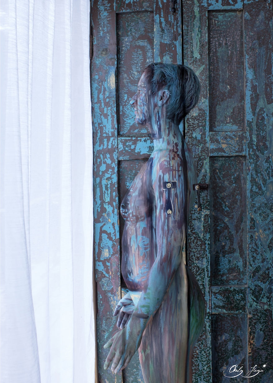 I Paint People Into The World