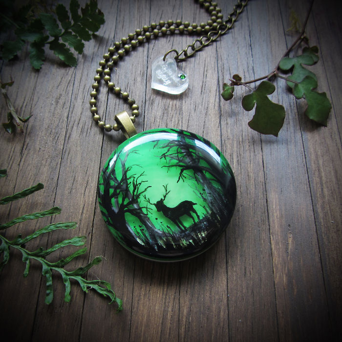 I Paint Miniature Scenes With Pins And Tiny Brushes In Resin.