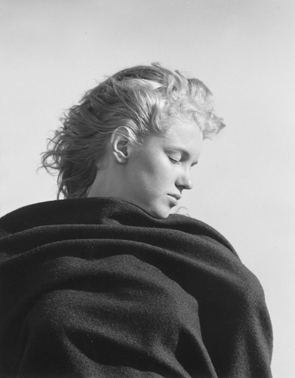 young-marilyn-monroe-norma-jeane-dougherty-andre-de-dienes-malibu-17