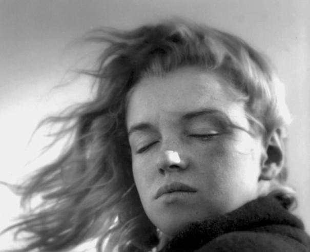 young-marilyn-monroe-norma-jeane-dougherty-andre-de-dienes-malibu-2 young-marilyn-monroe-norma-jeane-dougherty-andre-de-dienes-malibu-2