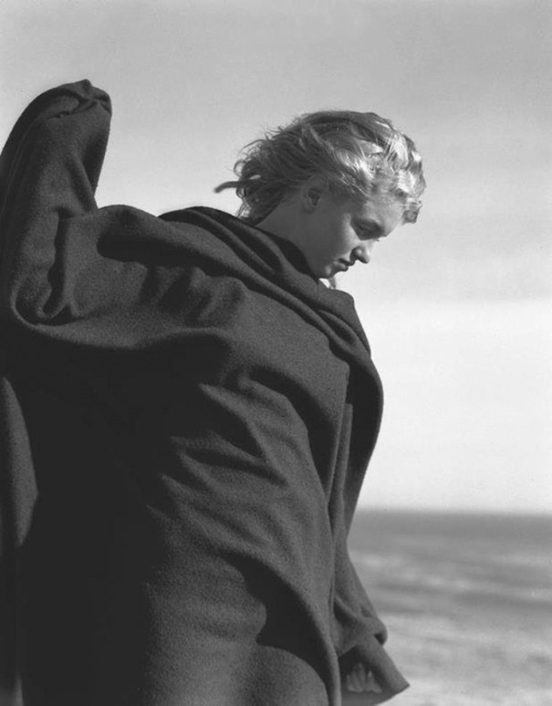 young-marilyn-monroe-norma-jeane-dougherty-andre-de-dienes-malibu-21